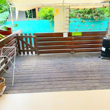 Central 2 Bedroom Apt Terrace And Pool 아이아 나파 외부 사진